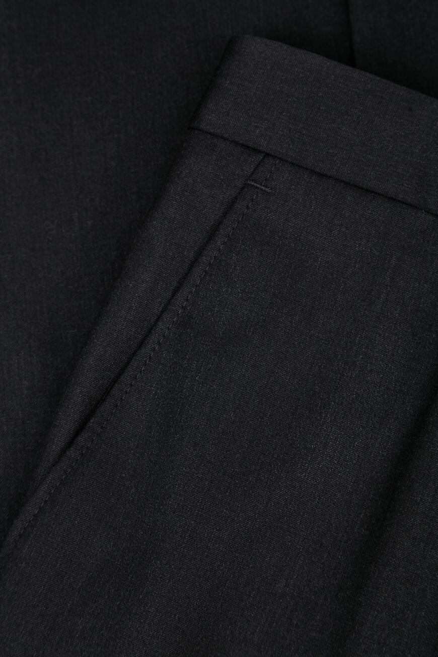 костюм  R575061502/41101-933 на официальном сайте