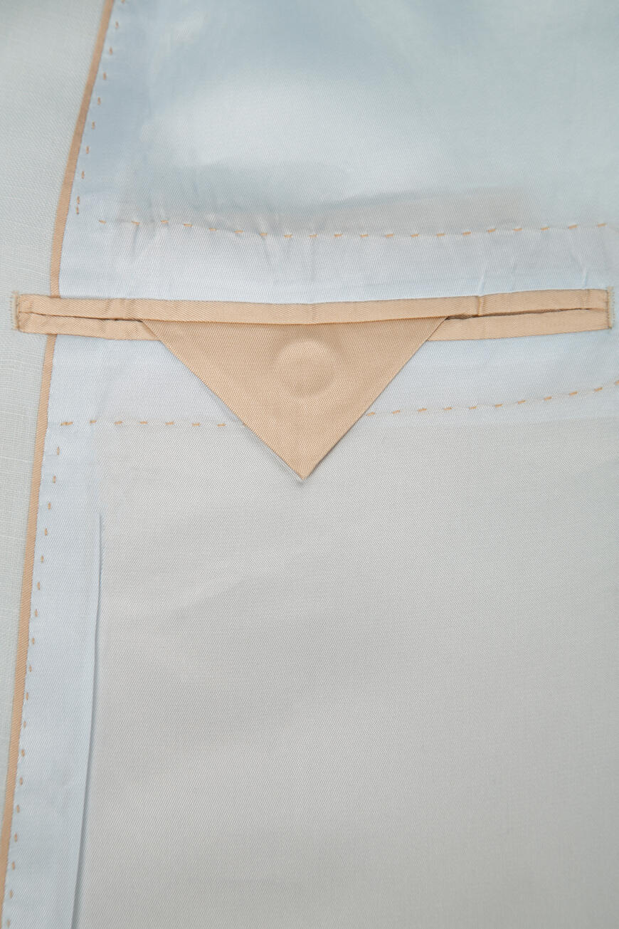 костюм  R3081 GX36001/35 на официальном сайте