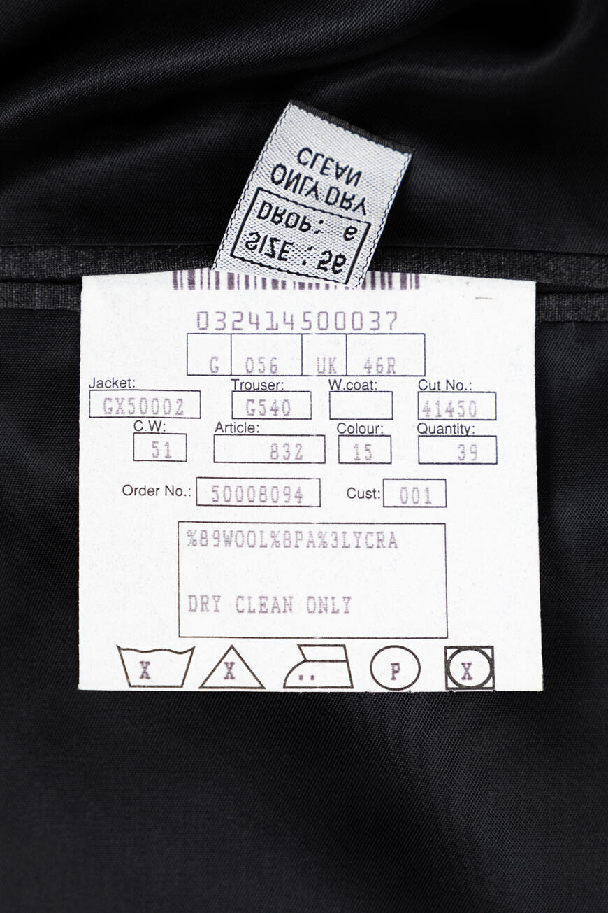 костюм  832 GX50002/15 39 оригинал