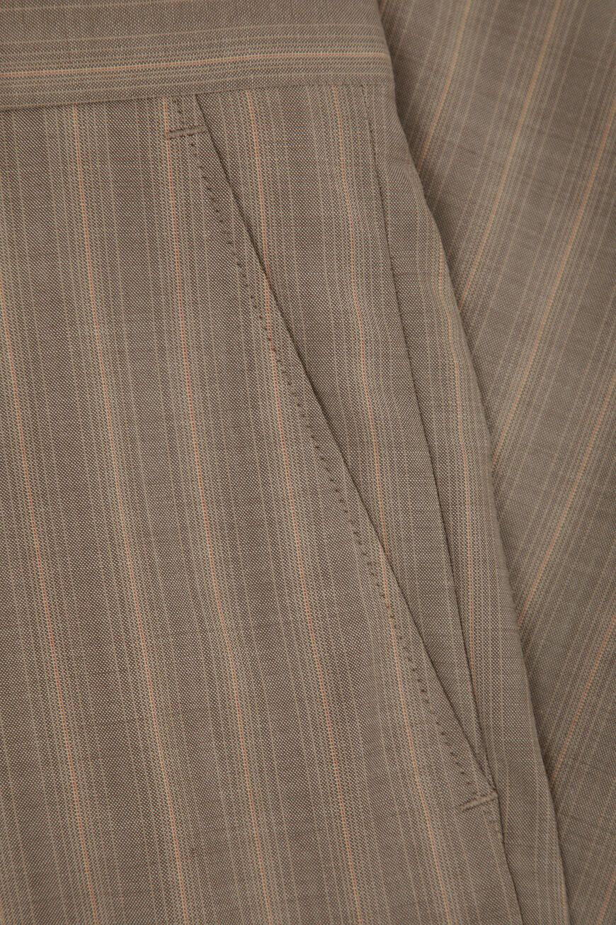 костюм  R61545 G640 001 на официальном сайте