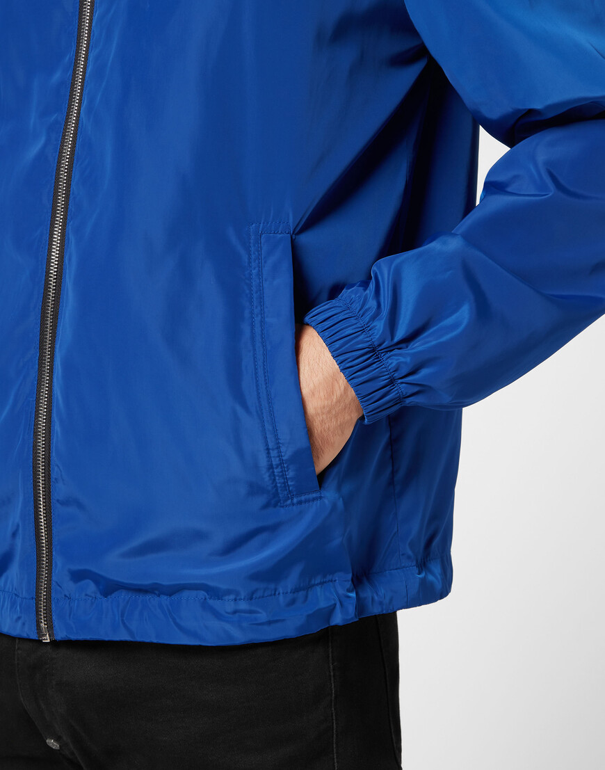 Товар синего цвета с внутренней стороны