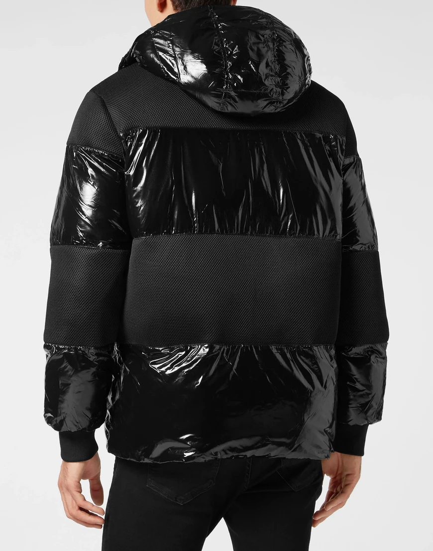 пуховик  от бренда plein sport вид слева