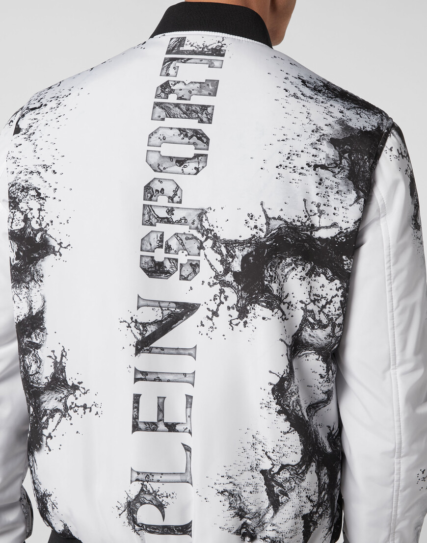 Товар белого цвета с внутренней стороны