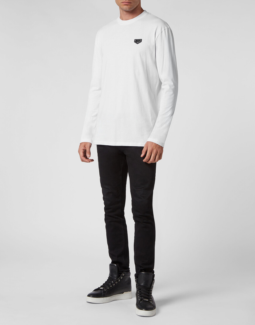 футболка  по цене 20544 руб с промокодом