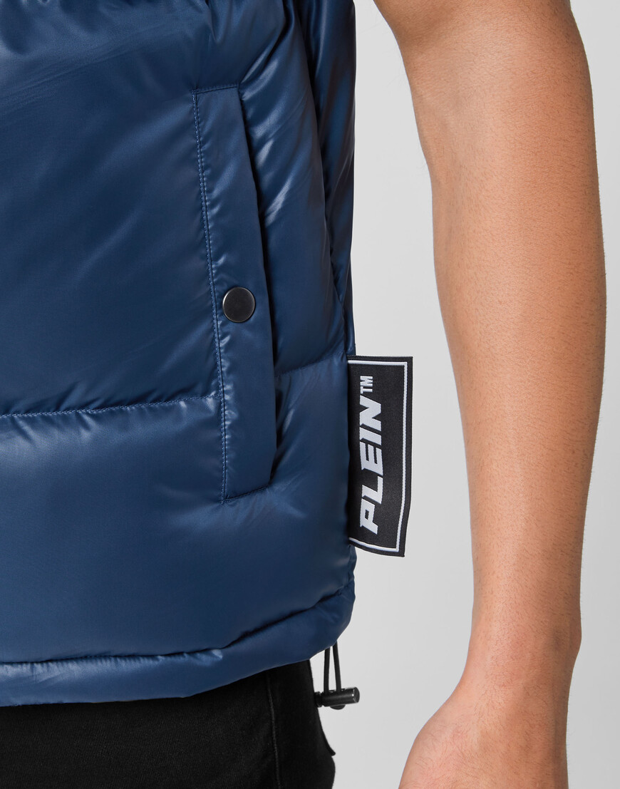 Товар синего цвета с внутренней стороны