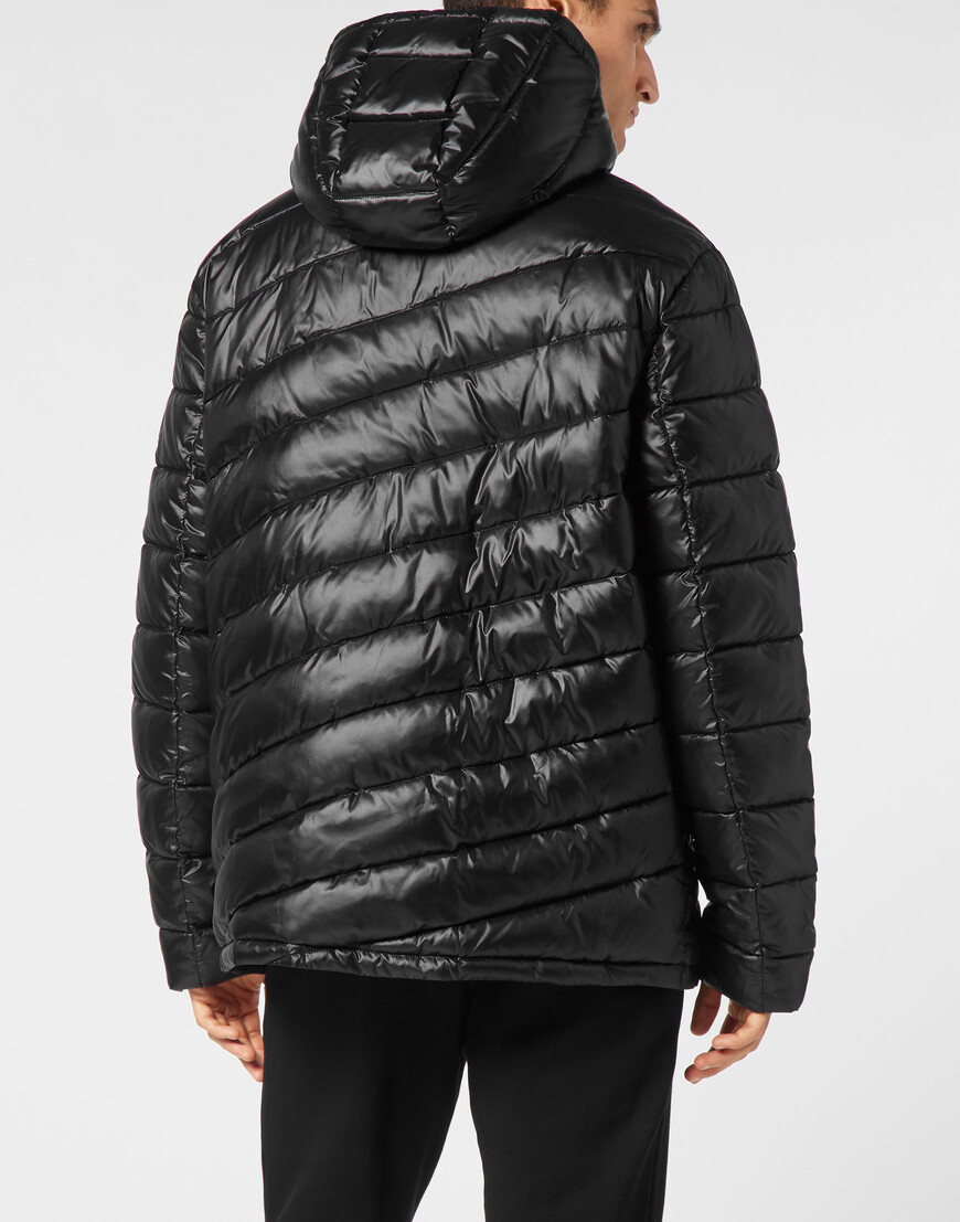 куртка  по цене 35880 руб вид справа