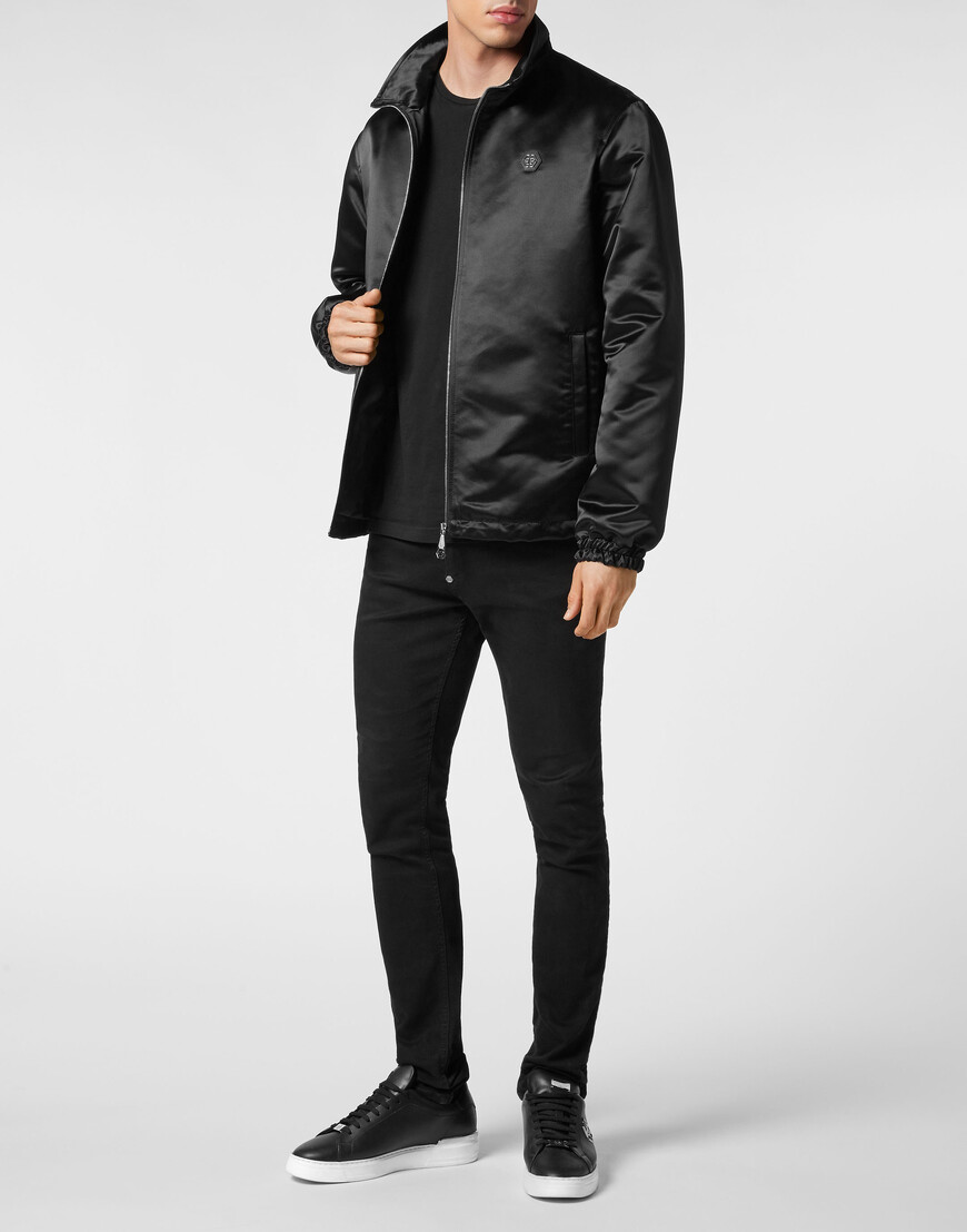 куртка  по цене 36048 руб вид справа