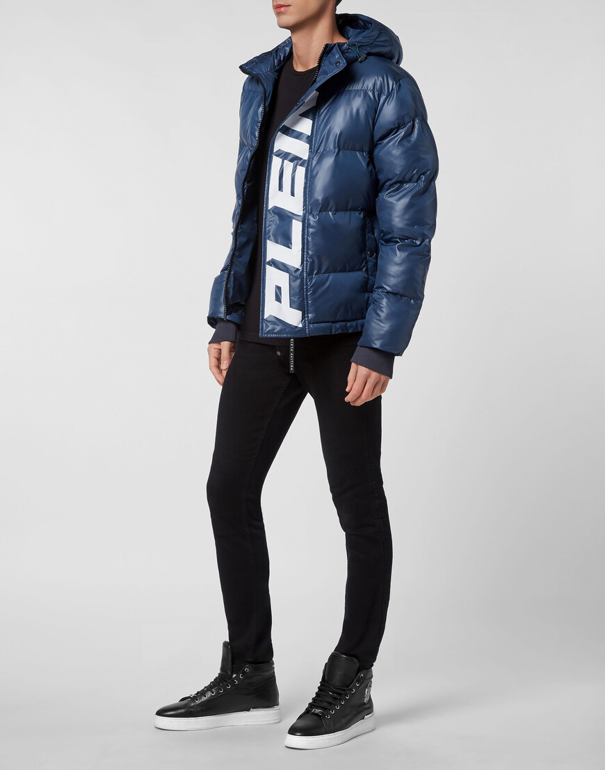 куртка  по цене 54264 руб вид справа