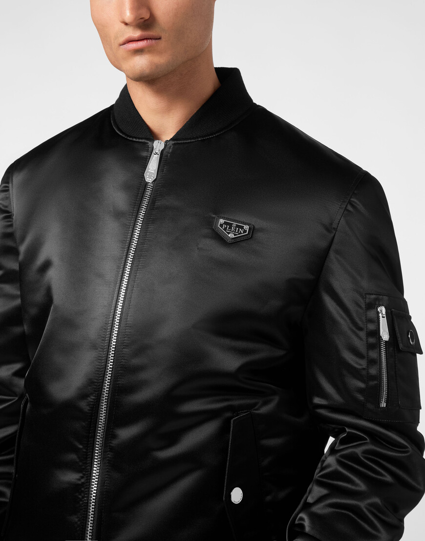 бомбер  из америки вид сбоку