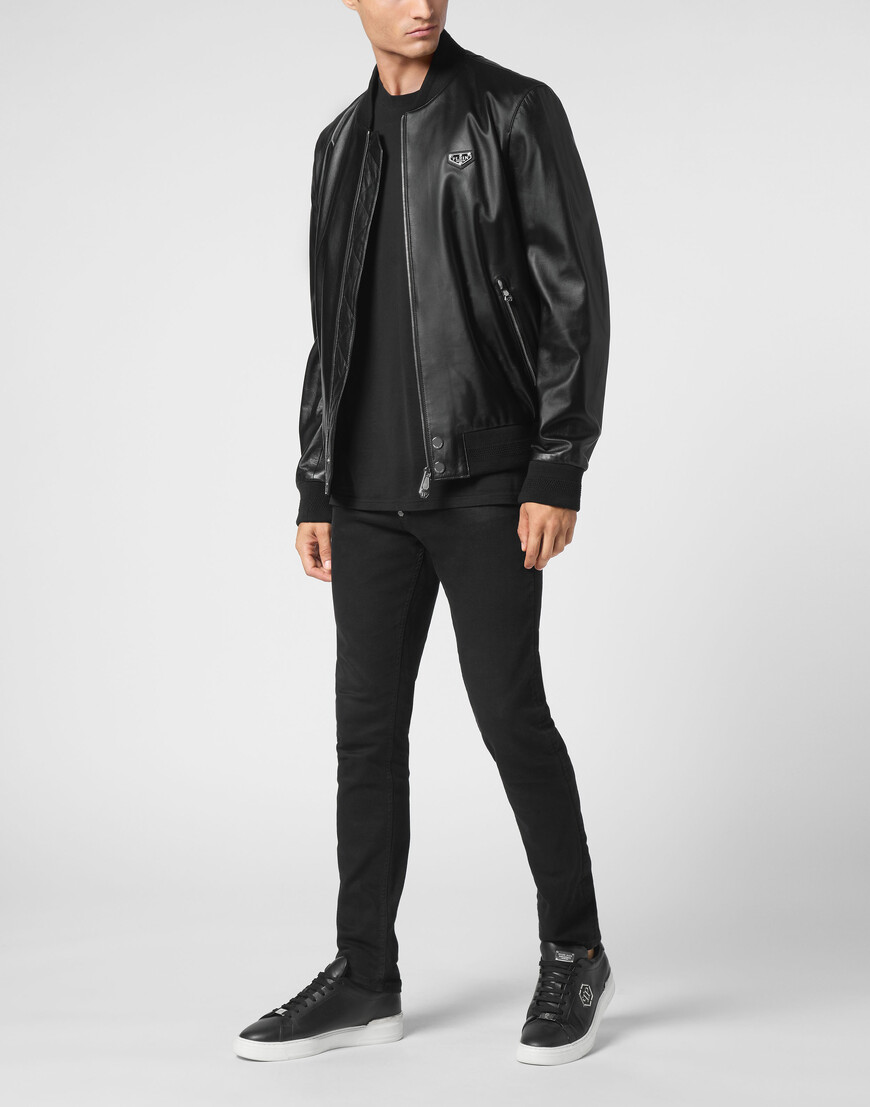 бомбер  по цене 112404 руб вид справа