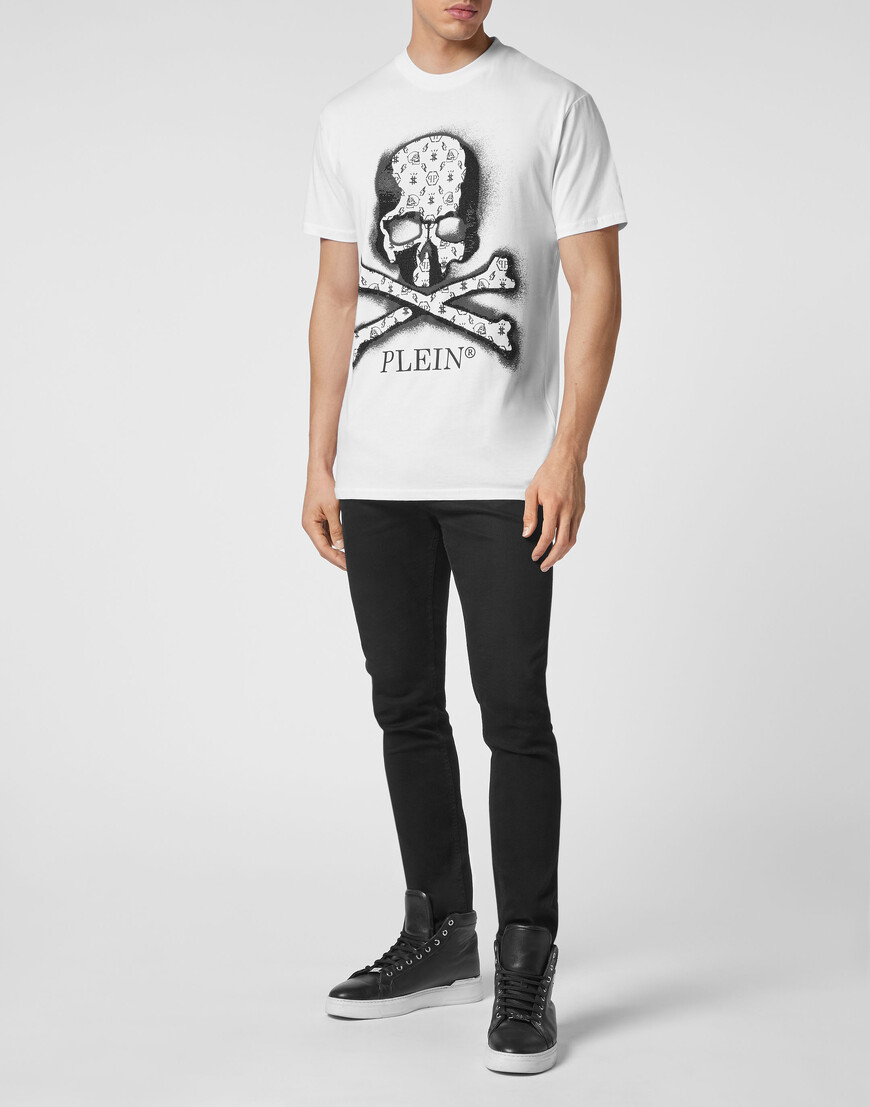 футболка  по цене 27522 руб с промокодом