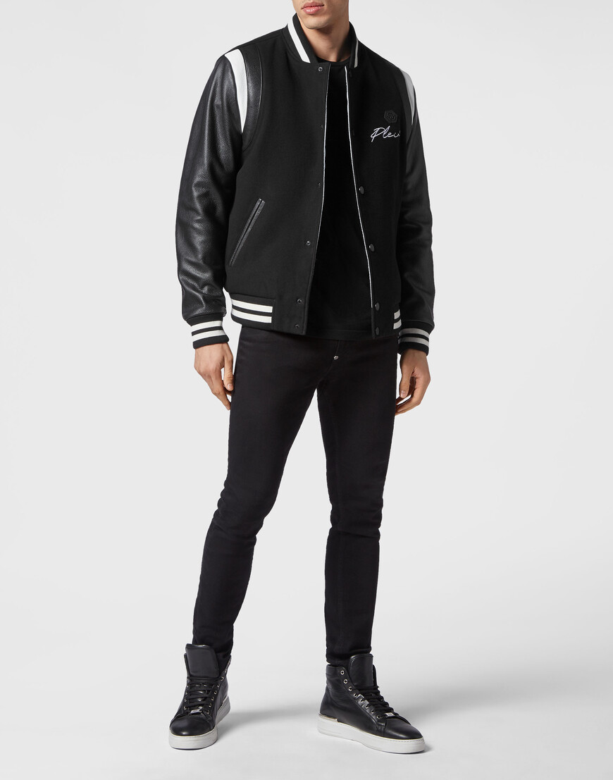 бомбер  по цене 99228 руб вид справа