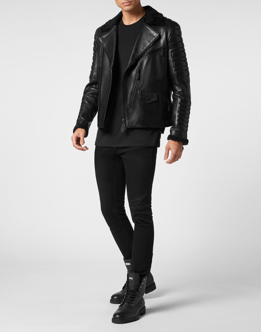 кожаная куртка  по цене 969000 руб вид справа