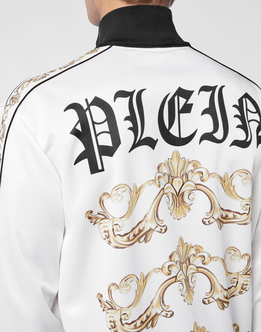 костюм спортивный  из америки вид сбоку