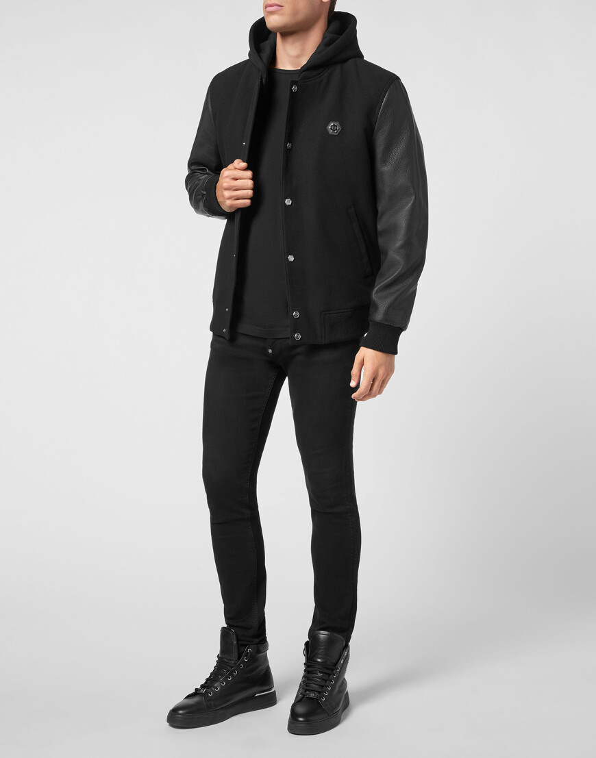 бомбер  по цене 127134 руб вид справа