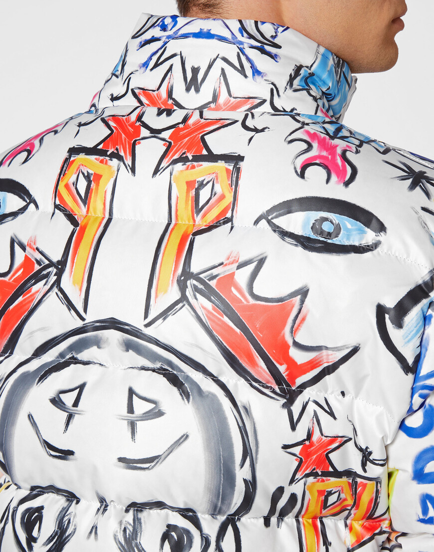 Товар белого цвета с внутренней стороны