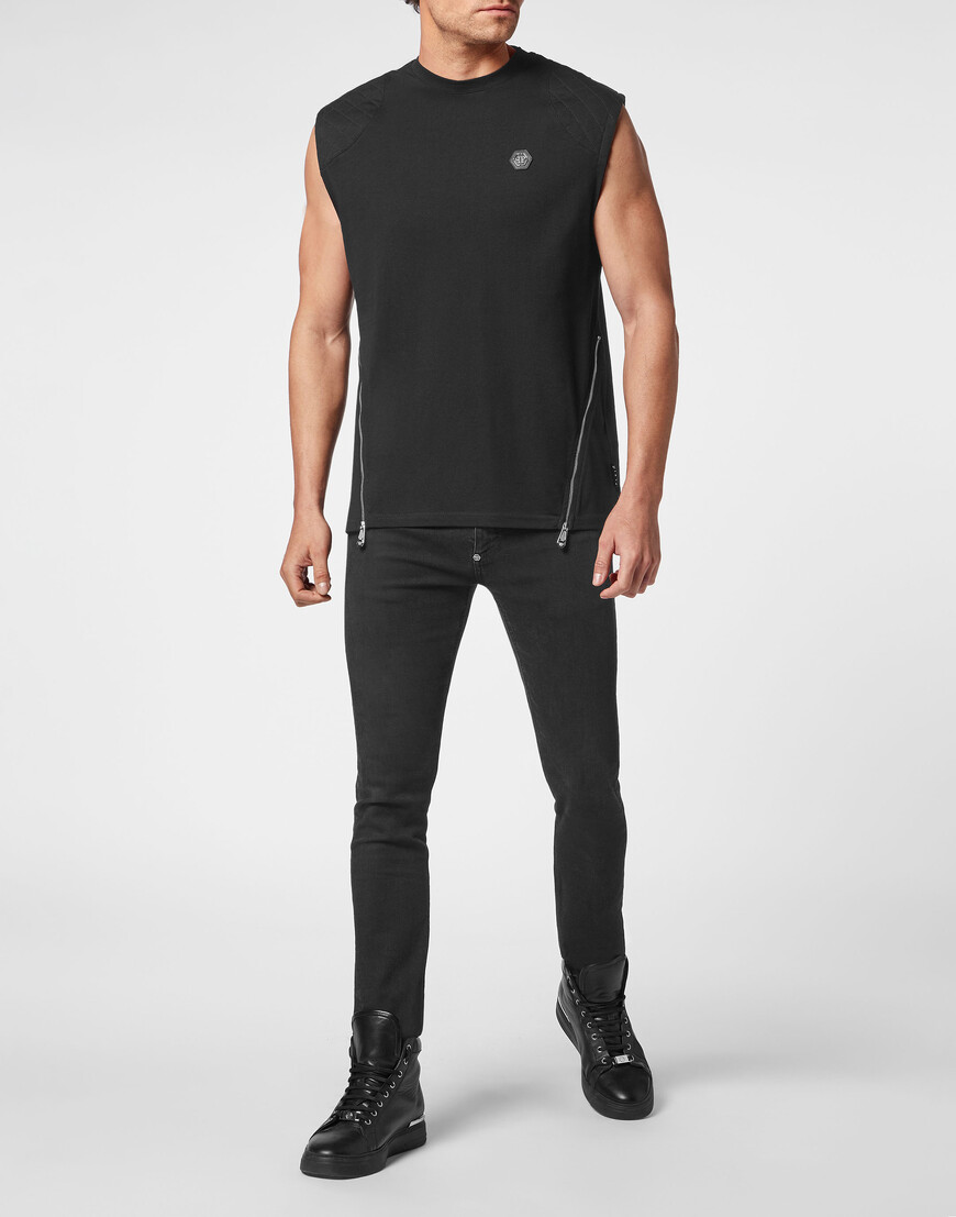 футболка  по цене 27522 руб с промокодом