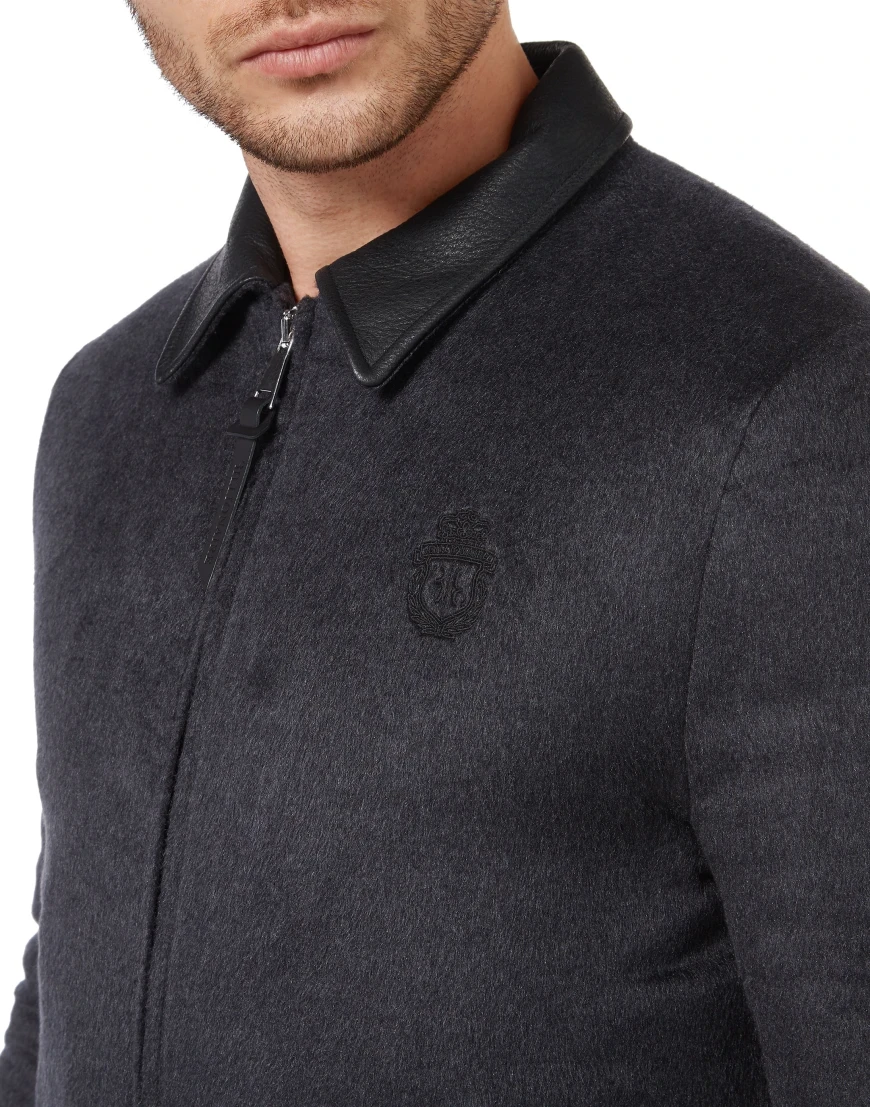 куртка  из италии вид сбоку