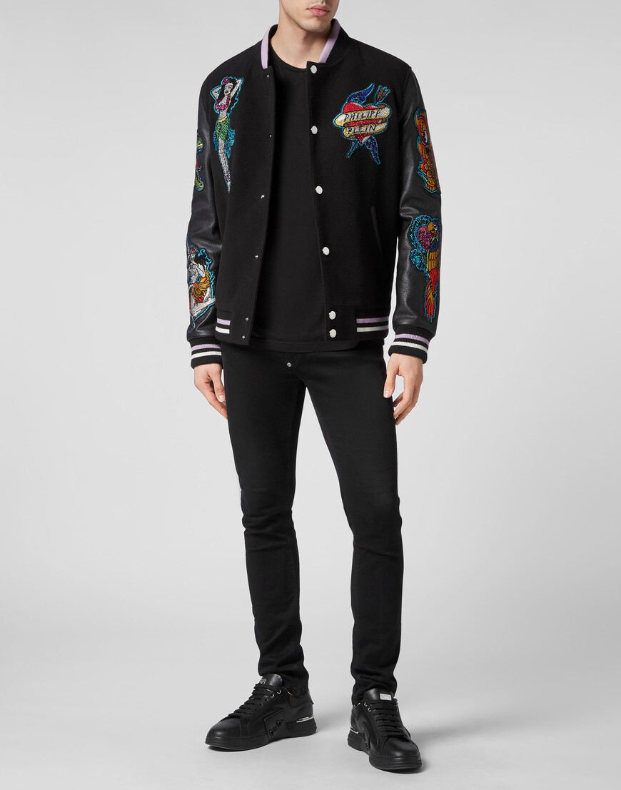 бомбер  по цене 248064 руб вид справа