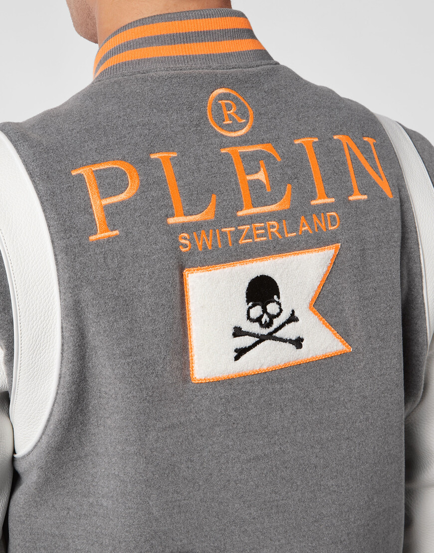 куртка  из америки вид сбоку