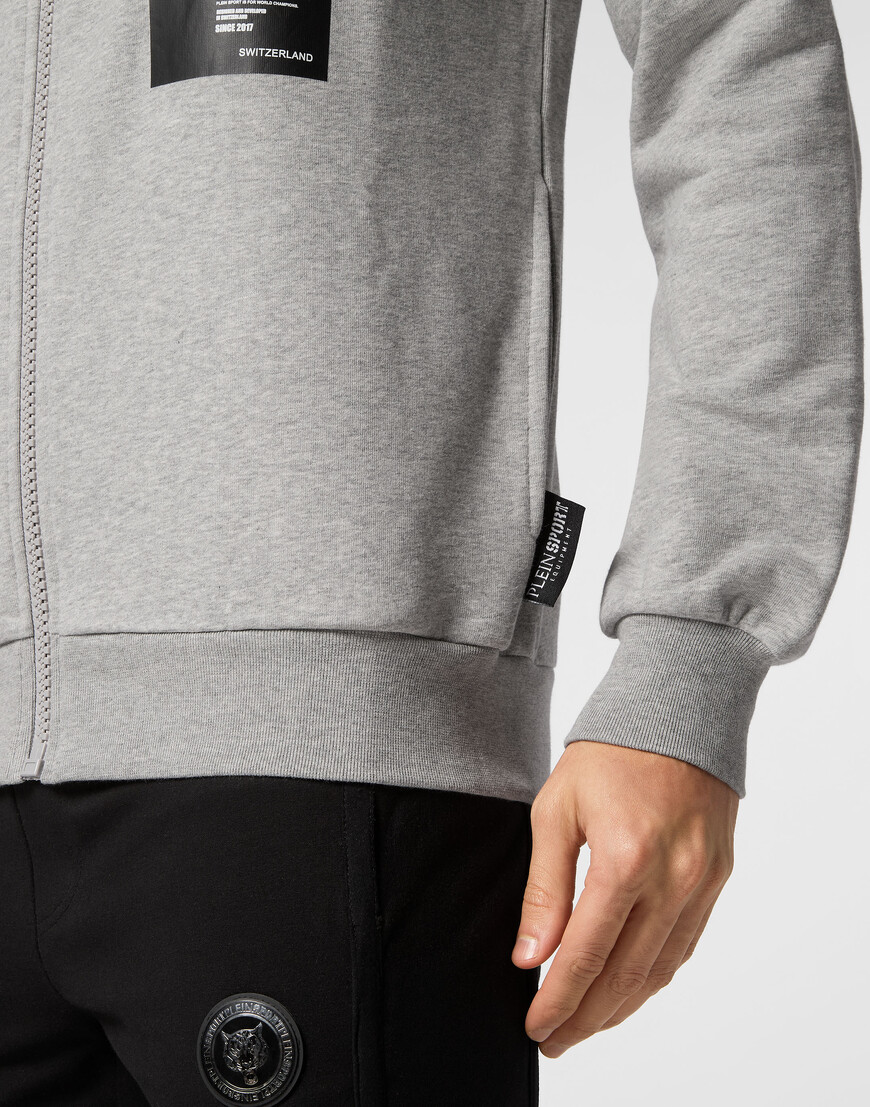 Товар серого цвета с внутренней стороны