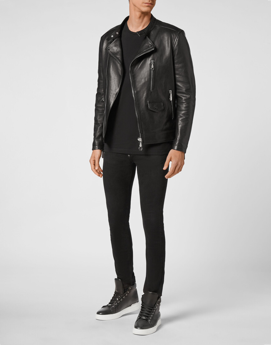 кожаная куртка  по цене 134499 руб вид справа