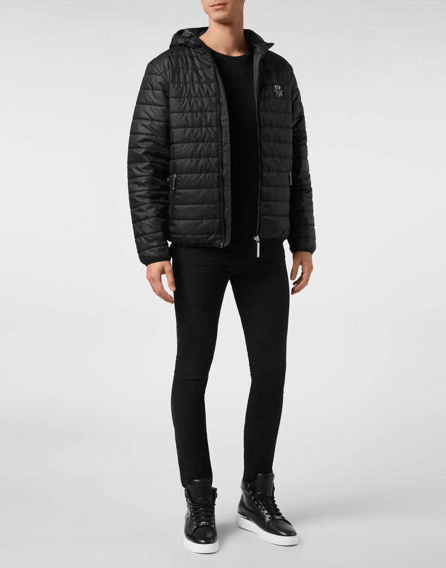 пуховик  по цене 47124 руб вид справа