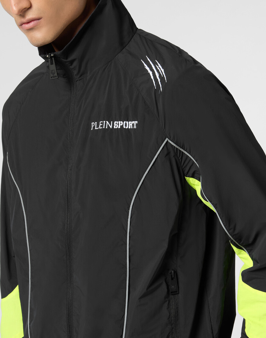 куртка  из италии вид сбоку