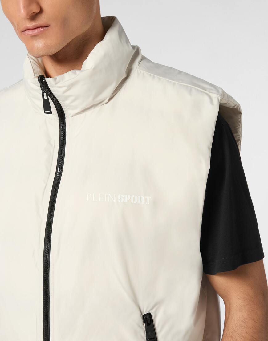 Товар серого цвета с внутренней стороны