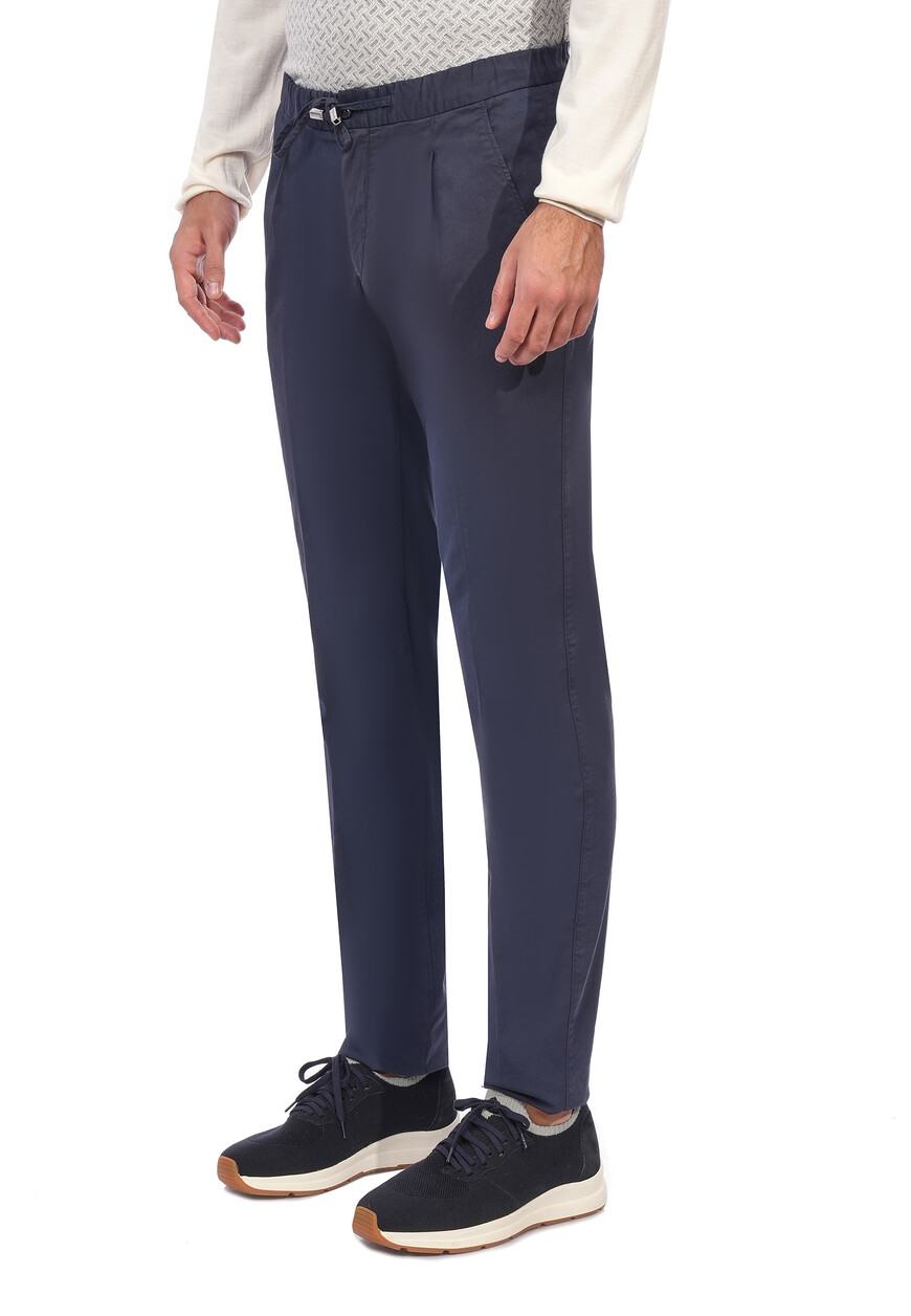 Товар синего цвета с внутренней стороны