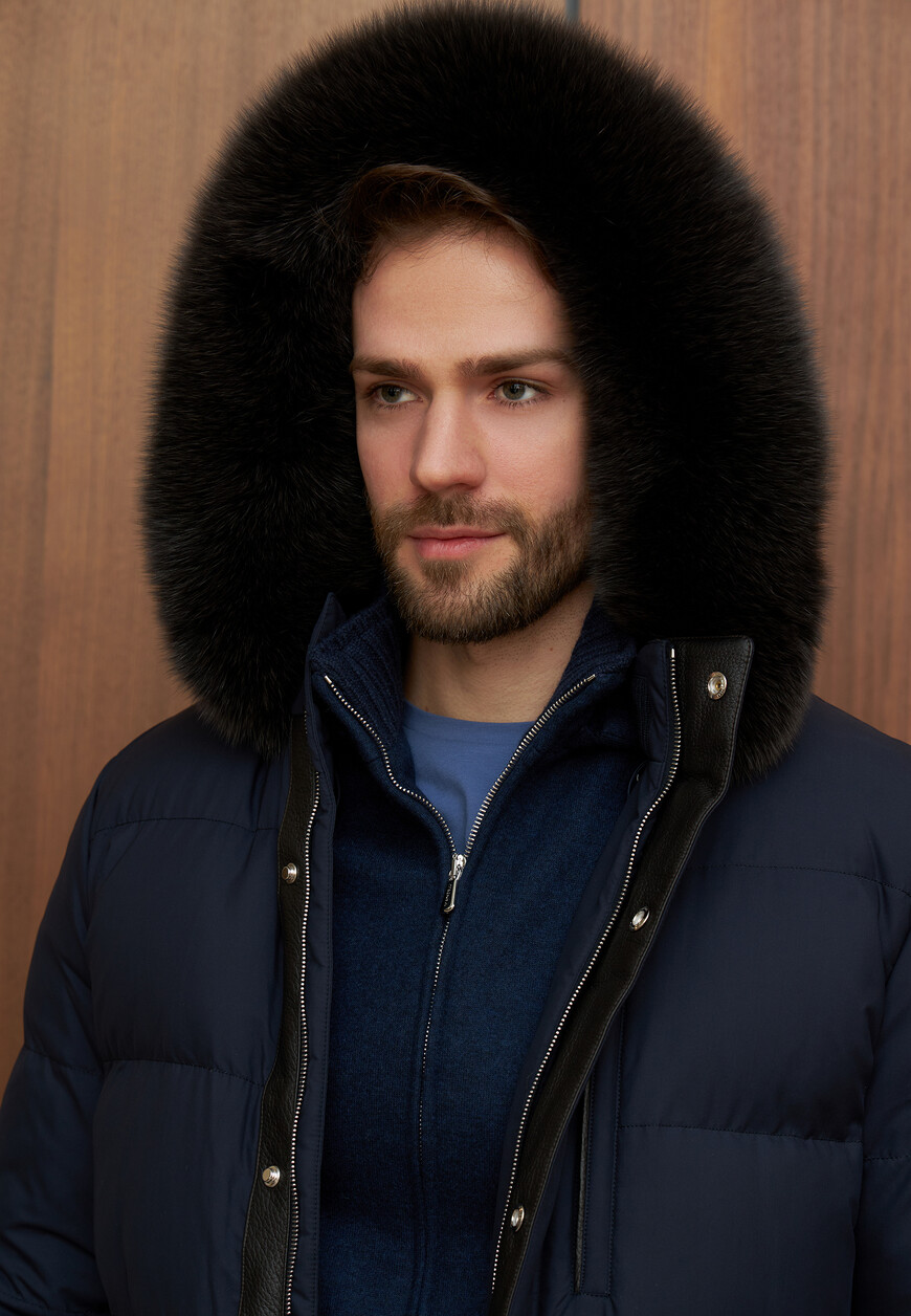 Товар синего цвета с внутренней стороны