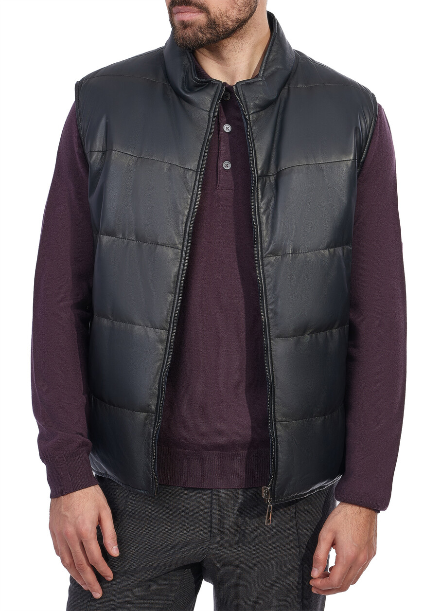 Товар синего цвета с внутренней стороны