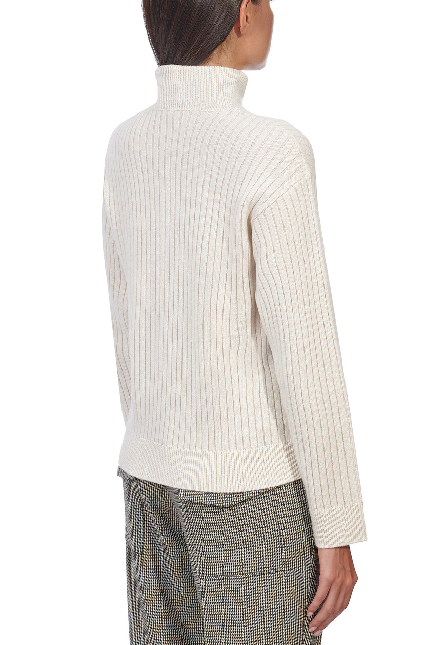 свитер  J81MAGJ71MAG0J069 со скидкой