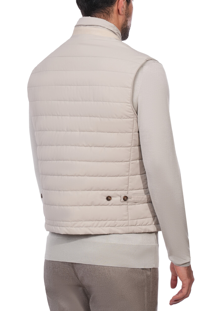 жилет  из проверенных материалов спереди