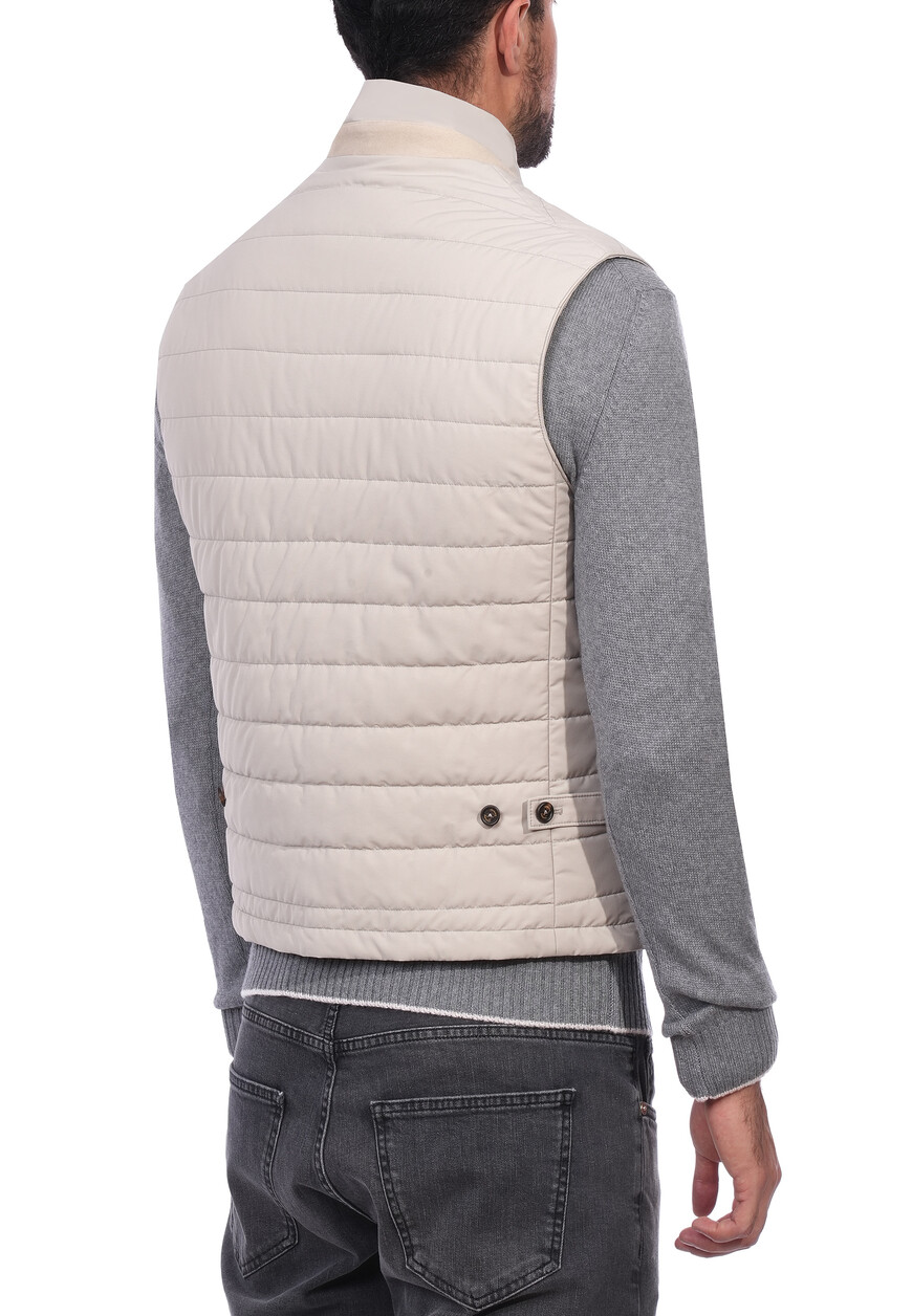 жилет  из проверенных материалов спереди