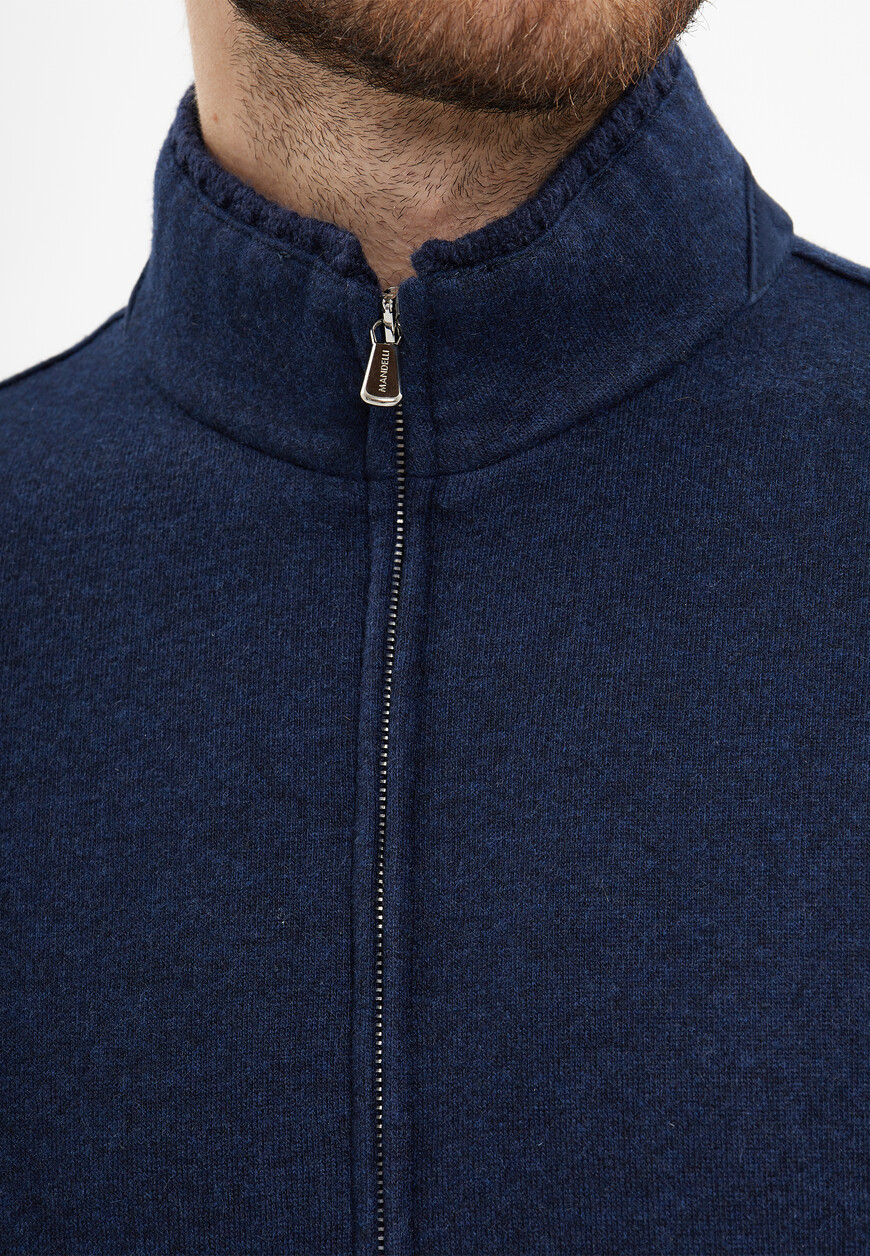 бомбер  из проверенных материалов спереди