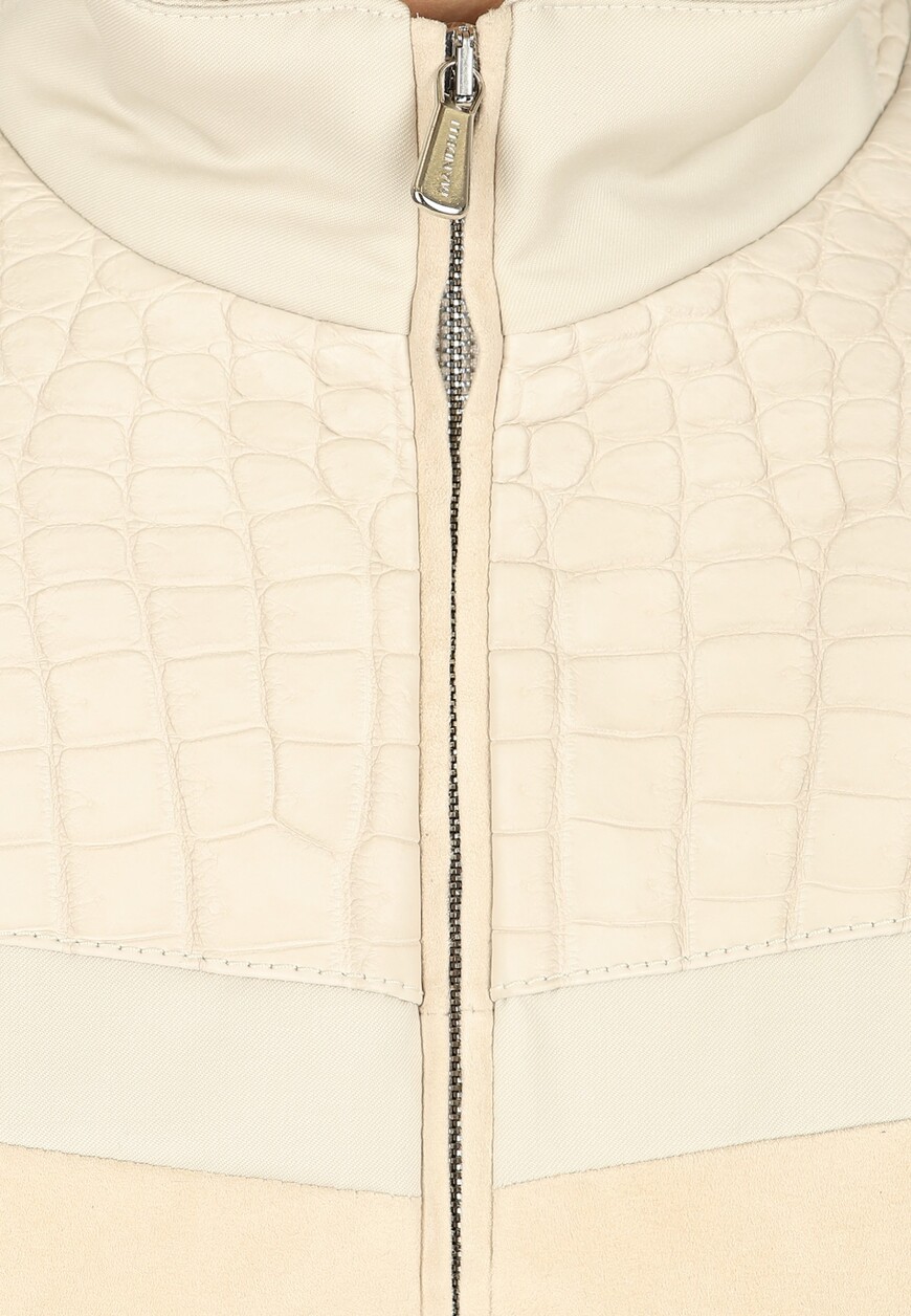 куртка  из проверенных материалов спереди