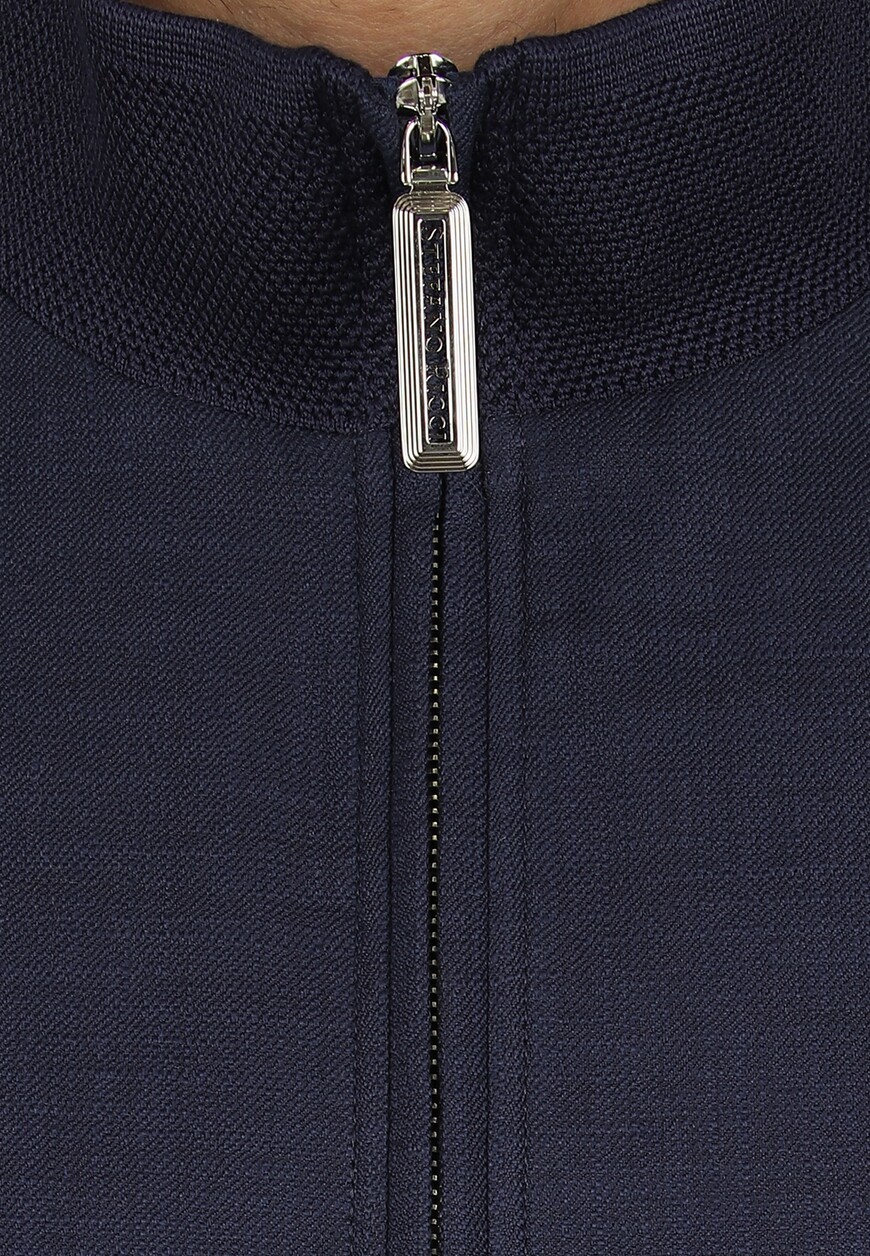 куртка  из проверенных материалов спереди