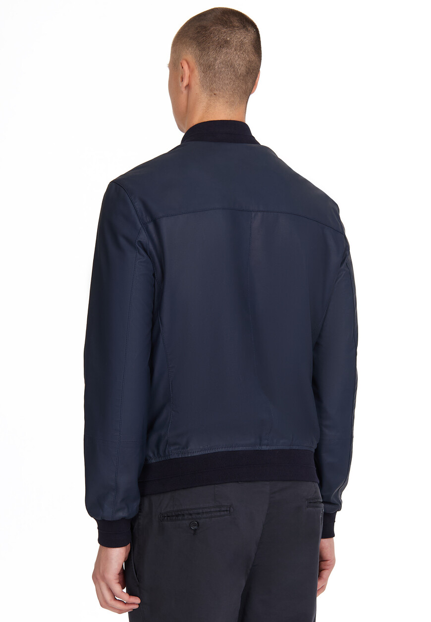 бомбер  из италии вид сбоку