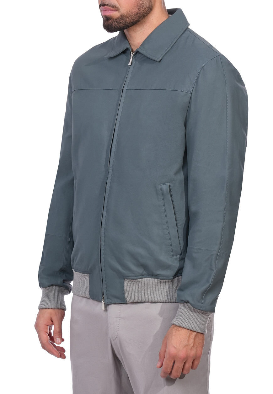 Товар серого цвета с внутренней стороны