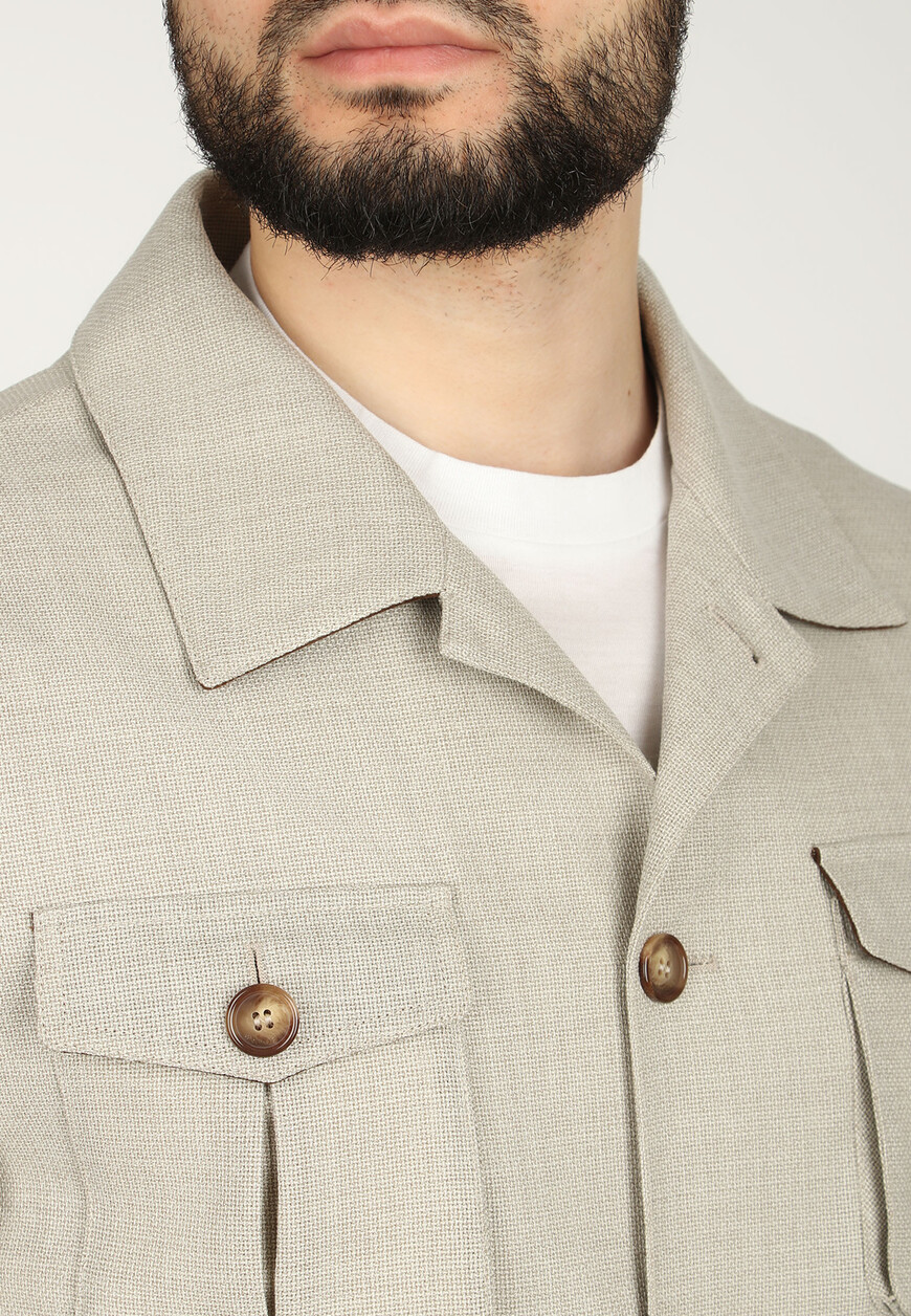 ветровка  делового стиля с лицевой стороны