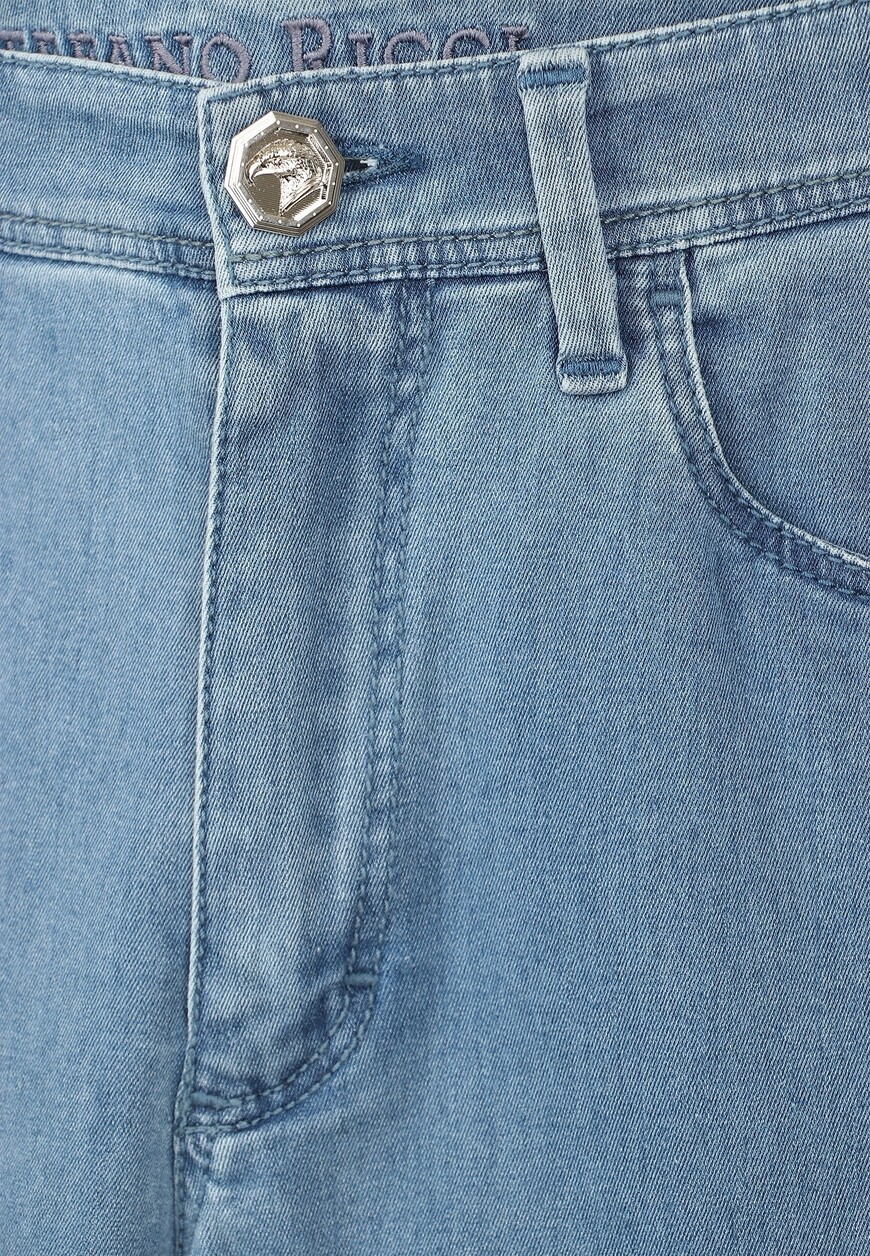 джинсы  M8T2103010 T4709 со скидкой