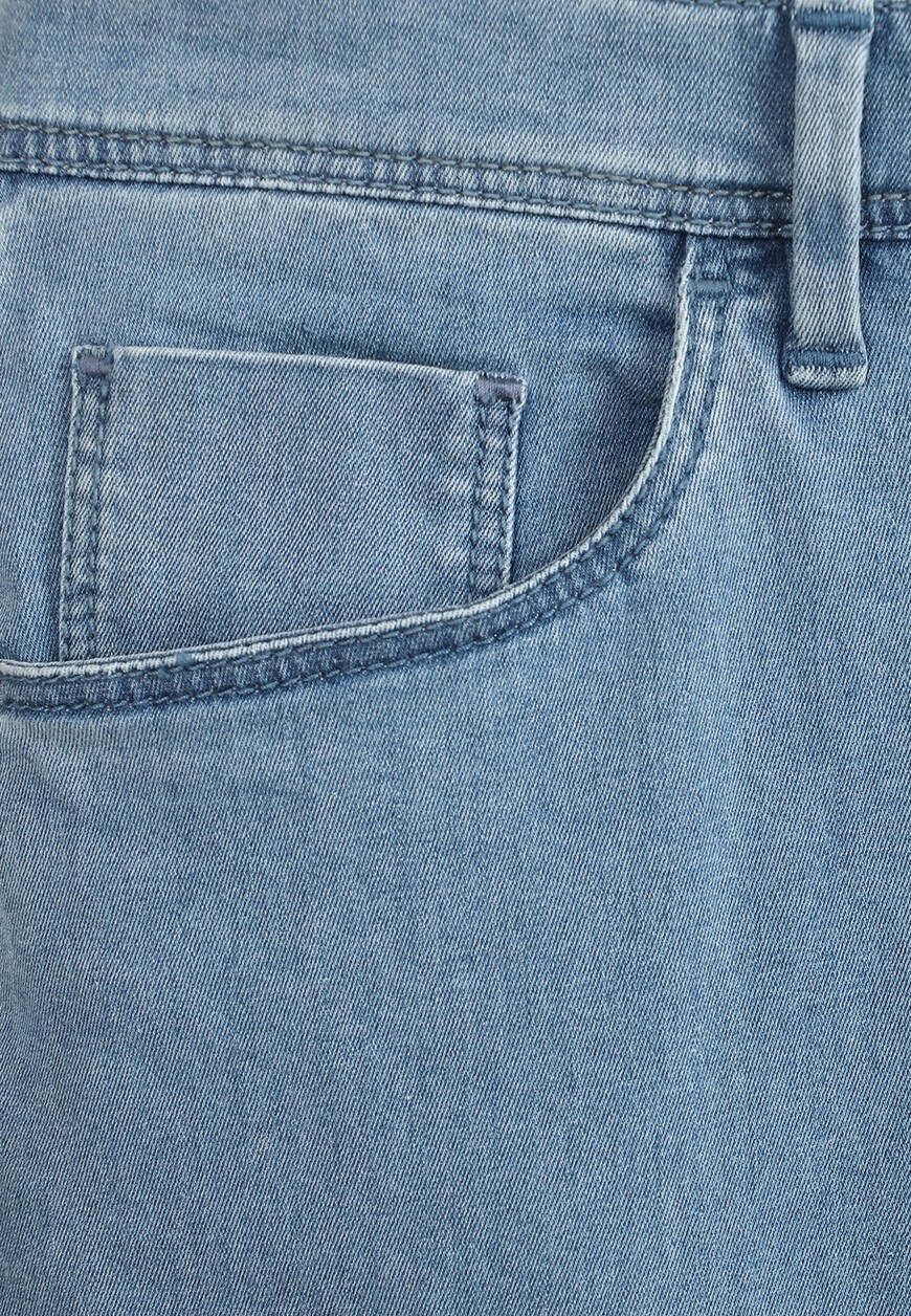 джинсы  M8T2103010 T4709 по распродаже