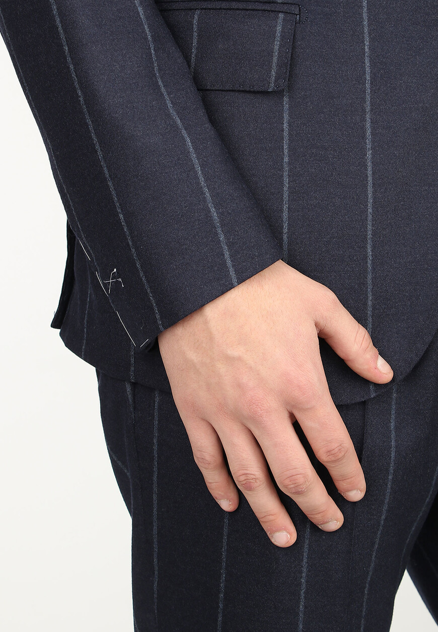 костюм  H75ABUC07BT CRNTES0H003 на официальном сайте