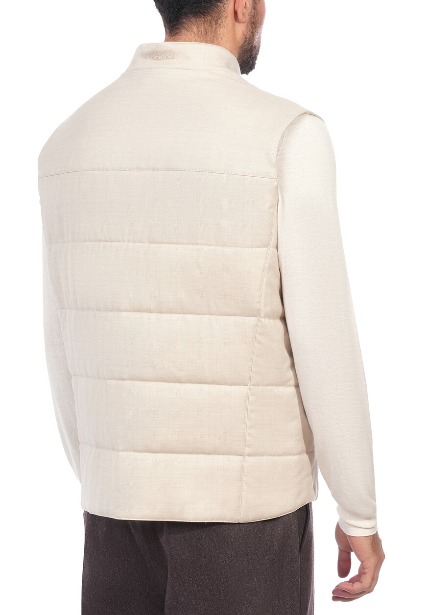 жилет  из проверенных материалов спереди