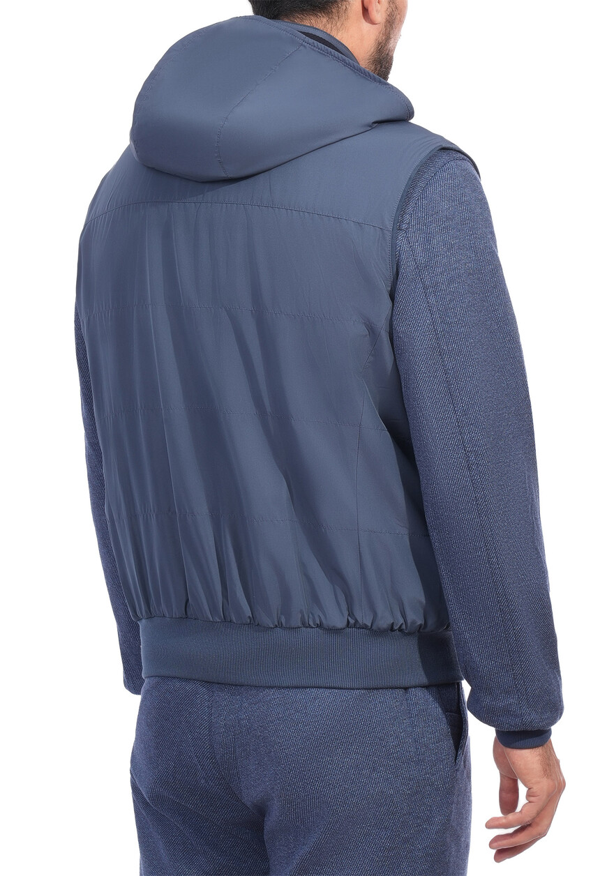 жилет  из проверенных материалов спереди