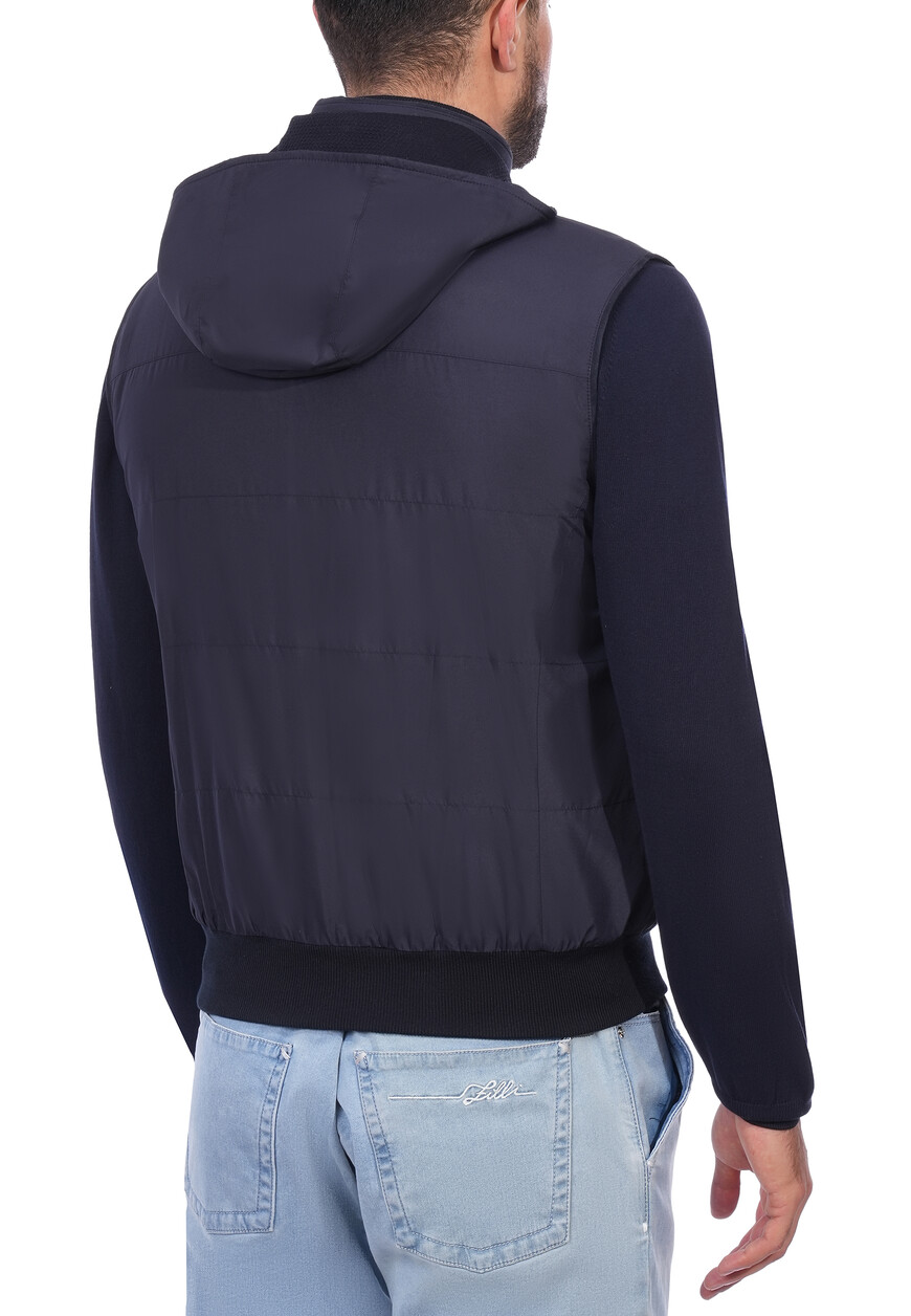 жилет  из проверенных материалов спереди