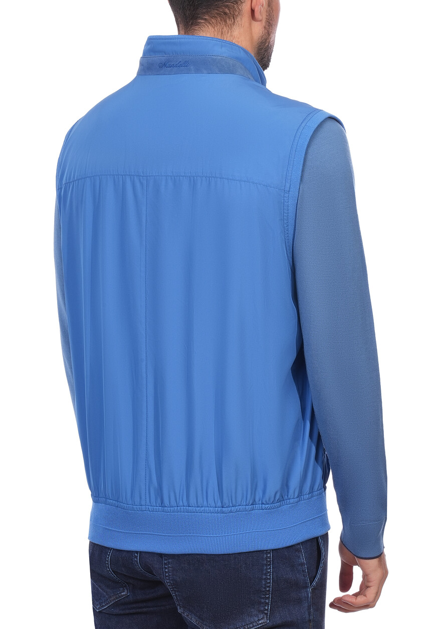 Товар голубого цвета с внутренней стороны