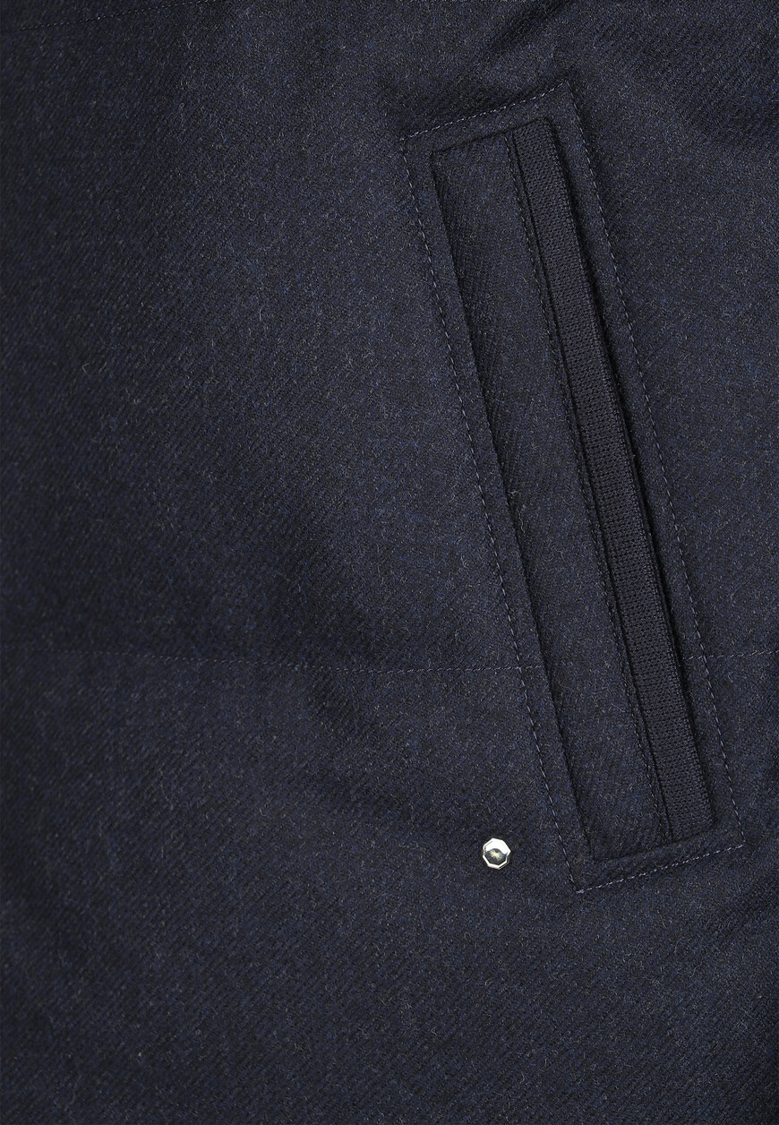 жилет  из проверенных материалов спереди