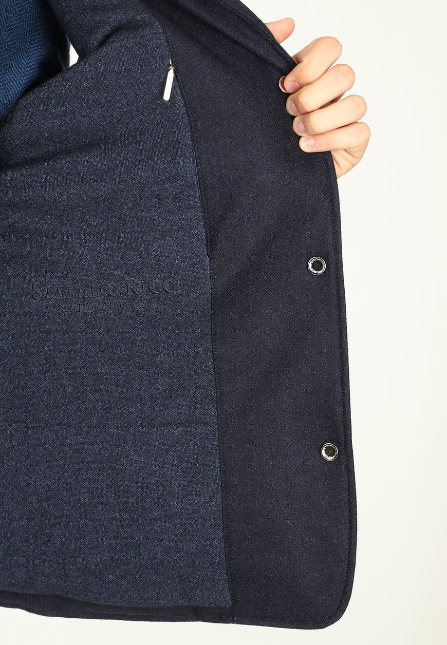 жилет  классического стиля с лицевой стороны